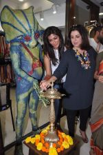 Farah Khan, Chitrangada Singh promote Joker with Aliens in Mumbai on 26th July 2012 (117).JPG